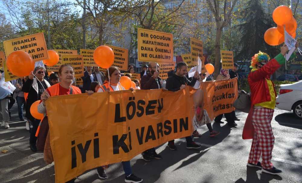 Lösev Haftası'nda Farkındalık Yaratıldı