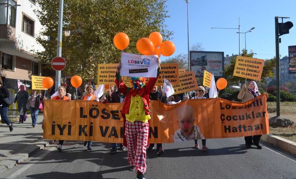 Lösev Haftası'nda Farkındalık Yaratıldı