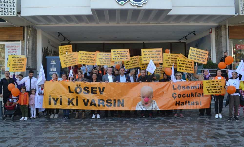 Lösev Haftası'nda Farkındalık Yaratıldı