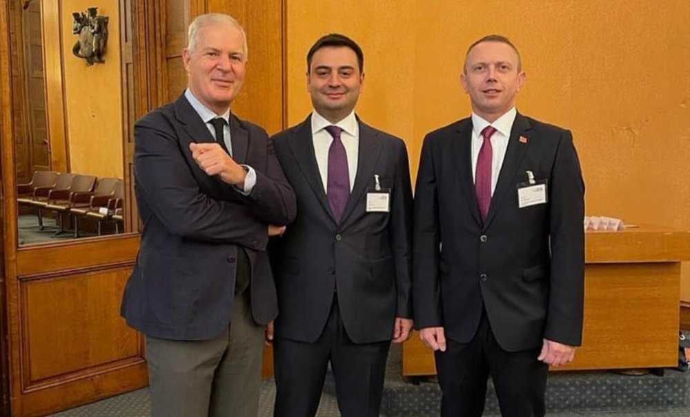 İzzet Volkan Paris'te Ülkemizi Temsil Etti