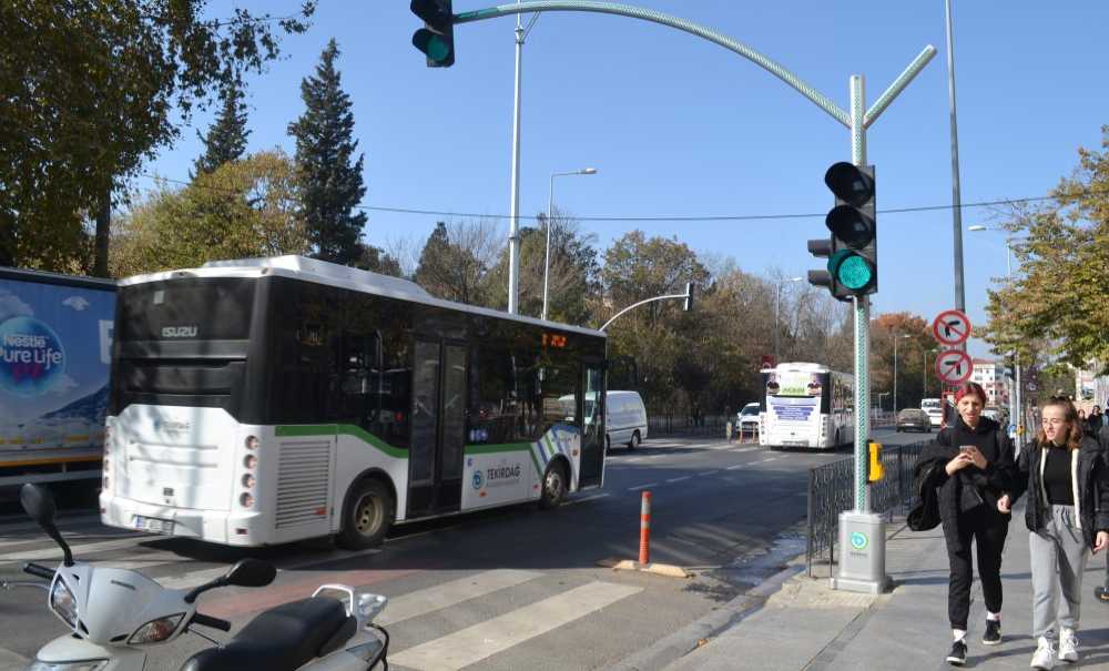 Gece Açık Kalan Sesli Uyarı Sistemi Vatandaşı Rahatsız Ediyor