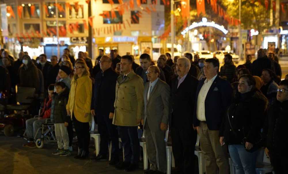 Chp Gençlik Kolları Ata'ya Saygı Nöbeti Düzenledi