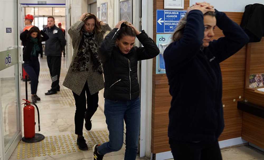 Çorlu Belediyesinde Deprem Tatbikatı Düzenlendi