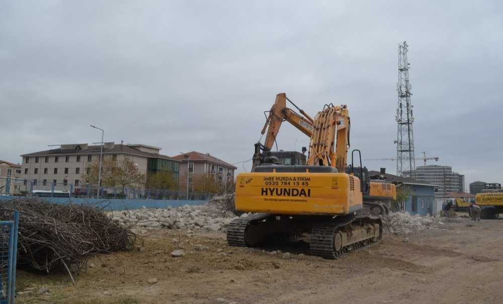 Tarihi Su Depoları Yıkıldı