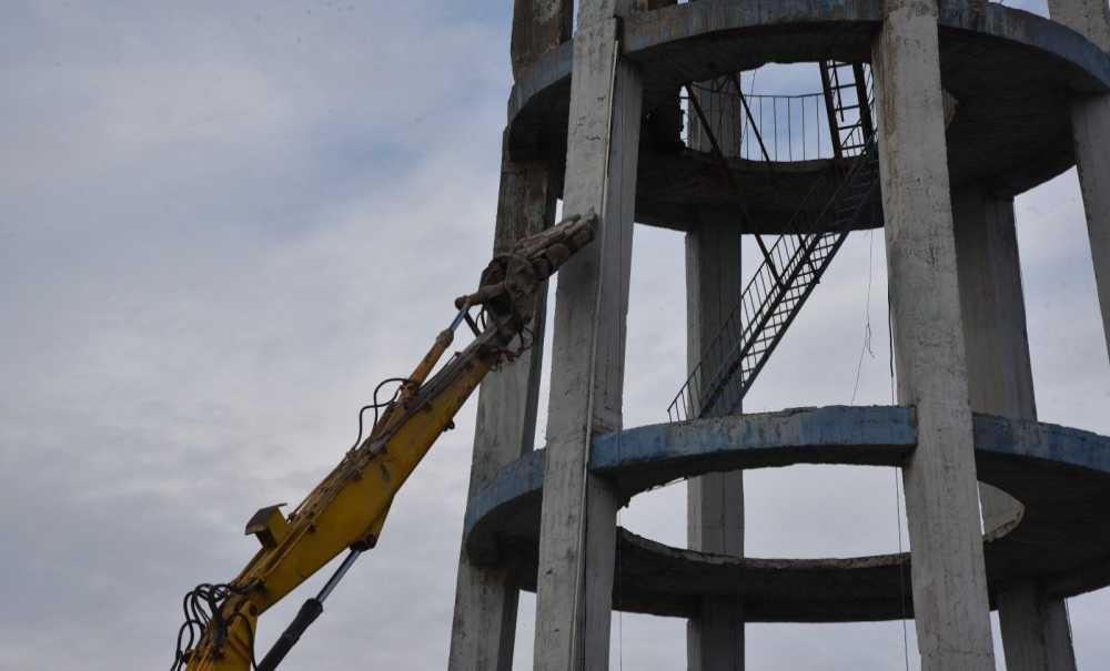 Tarihi Su Depoları Yıkıldı