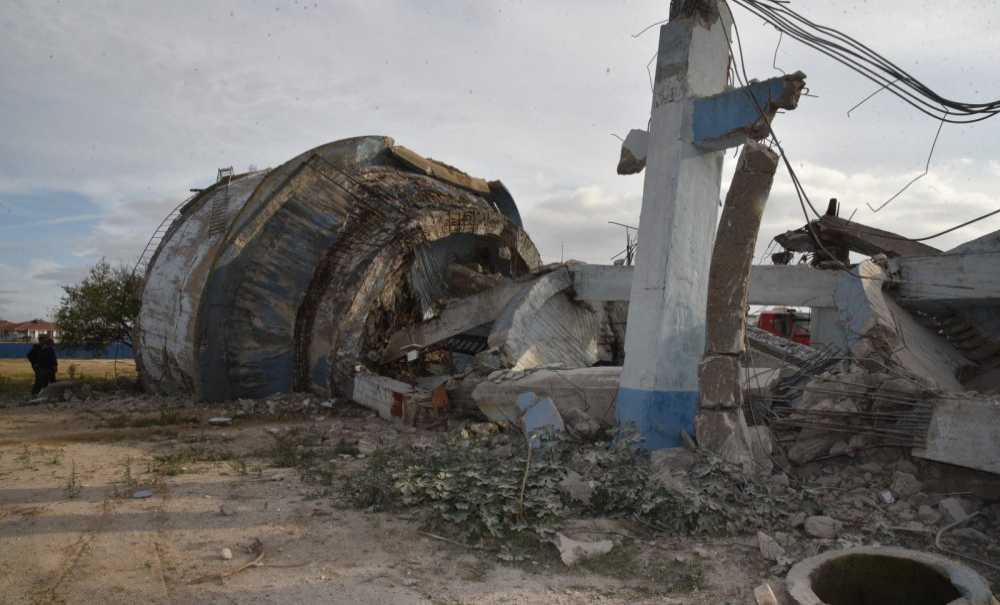 Tarihi Su Depoları Yıkıldı