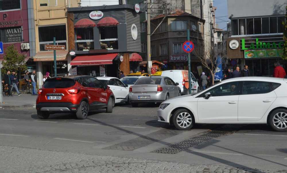 Akıncılar Caddesi Acil Çözüm Bekliyor!