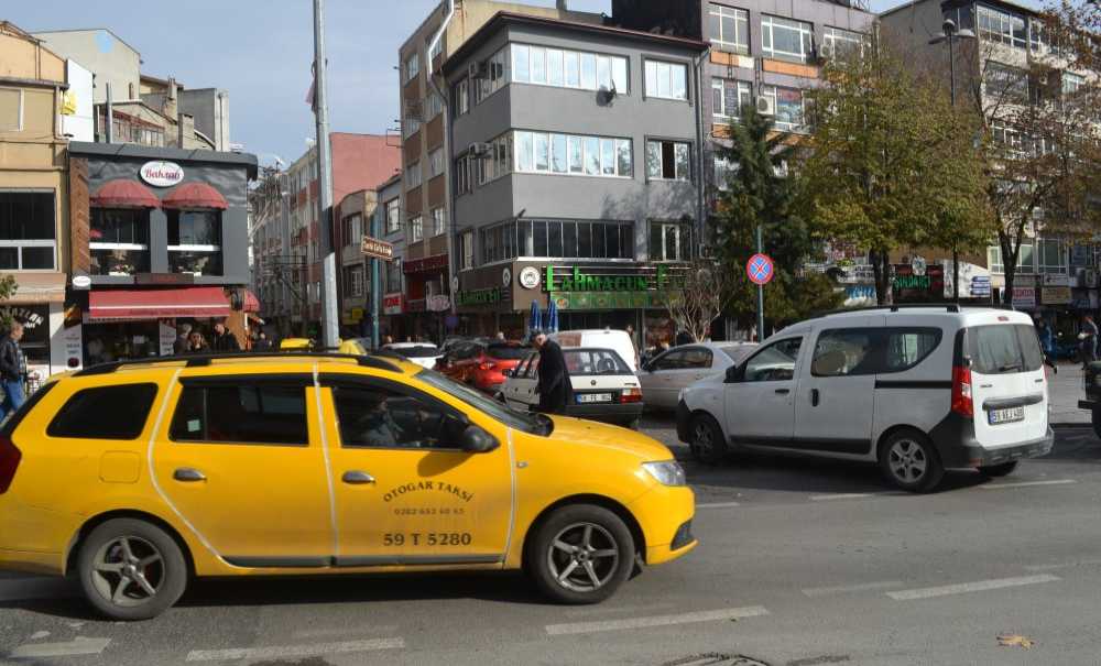 Akıncılar Caddesi Acil Çözüm Bekliyor!