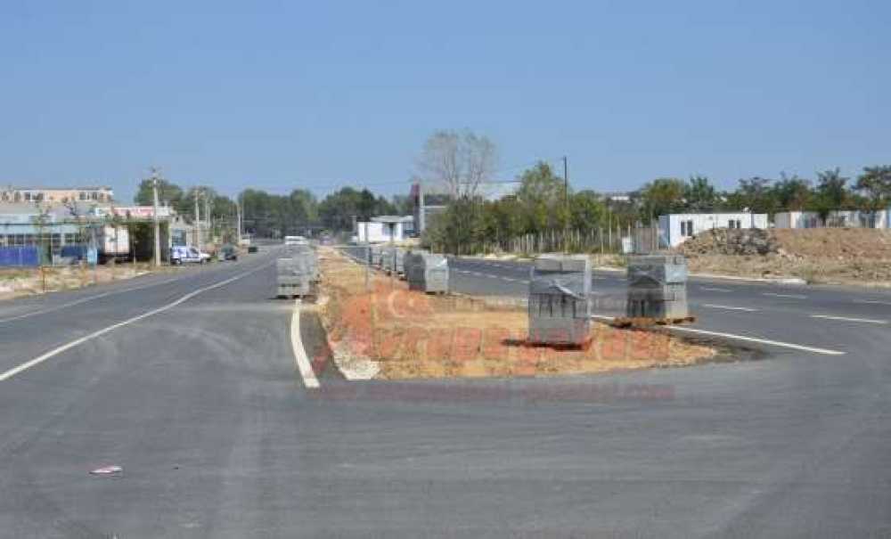 Bülent Ecevit Bulvarı'nda Çalışmalar Devam Ediyor