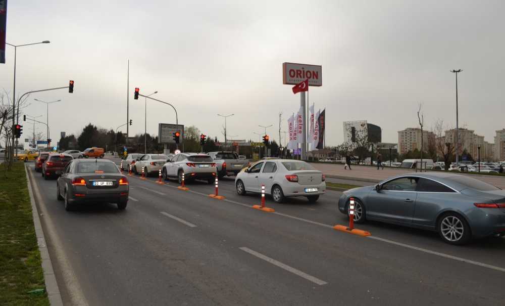 Sürücüler Alışınca Dubalar Kaldırıldı