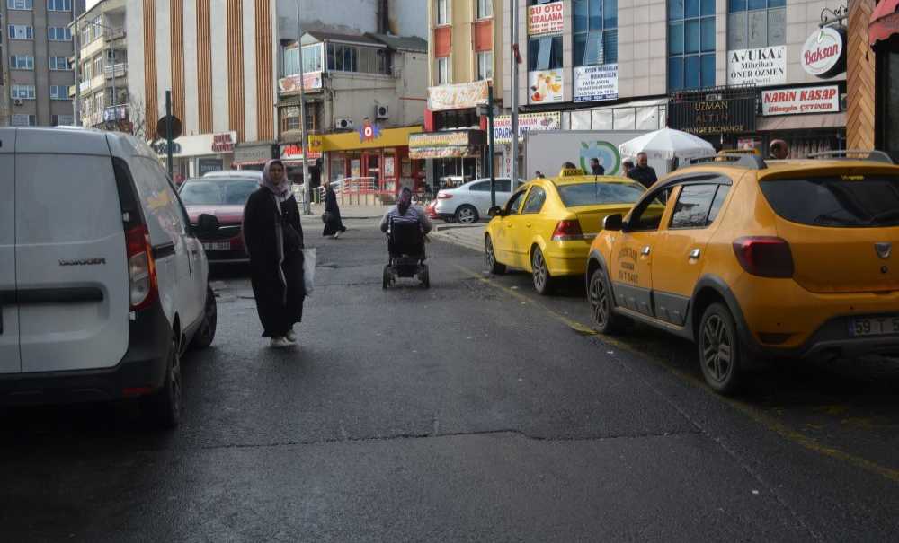 Çorlu Sokakları ‘Engel' Çıkarıyor