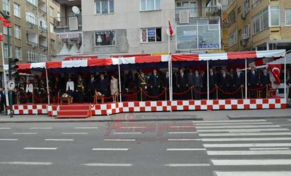 Protokol Tribünü Boş Kaldı