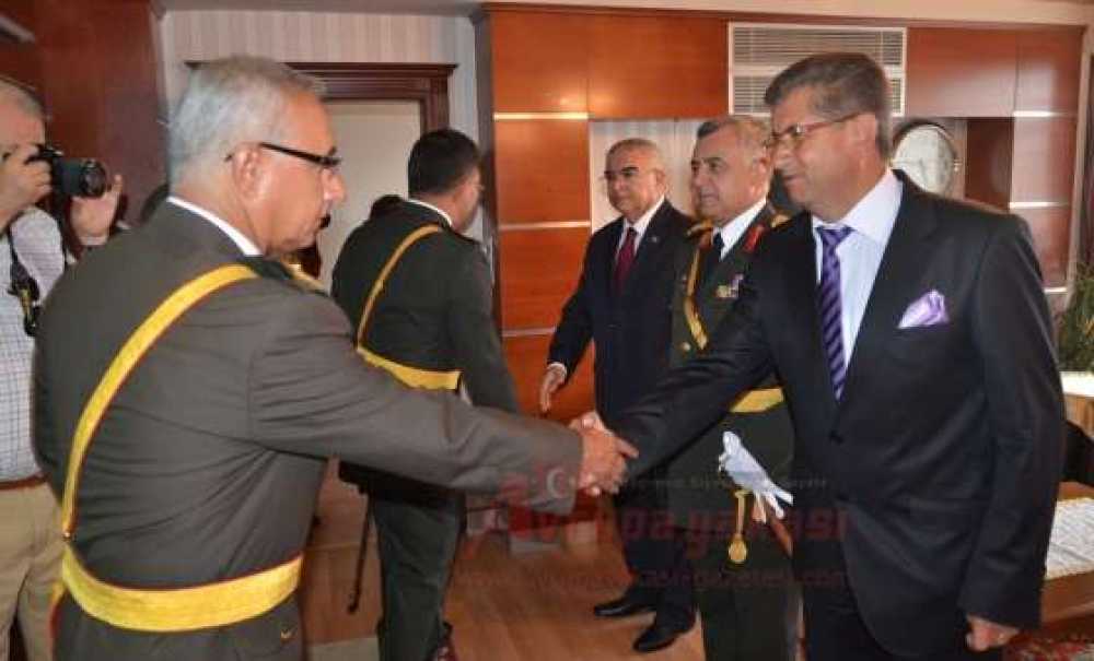 Atatürk Anıtına Çelenk Ve Tebriklerin Kabulü