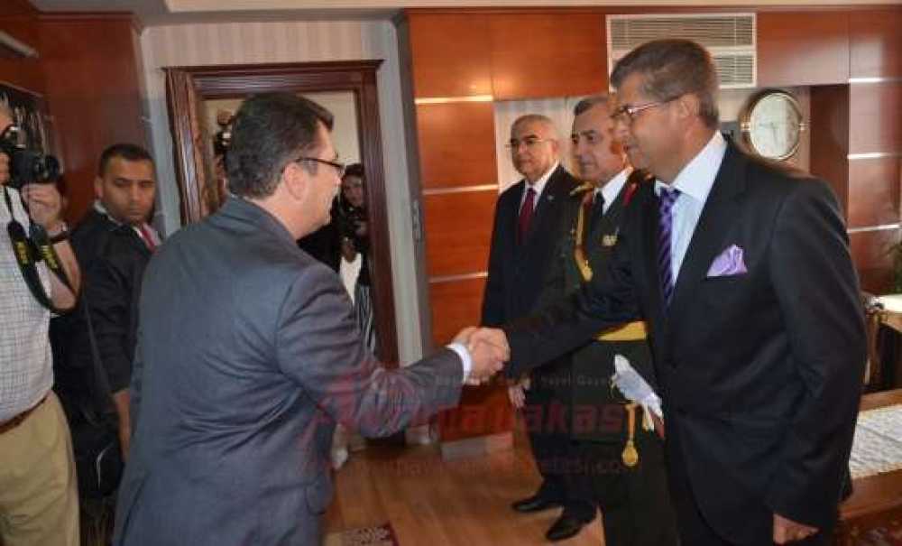 Atatürk Anıtına Çelenk Ve Tebriklerin Kabulü