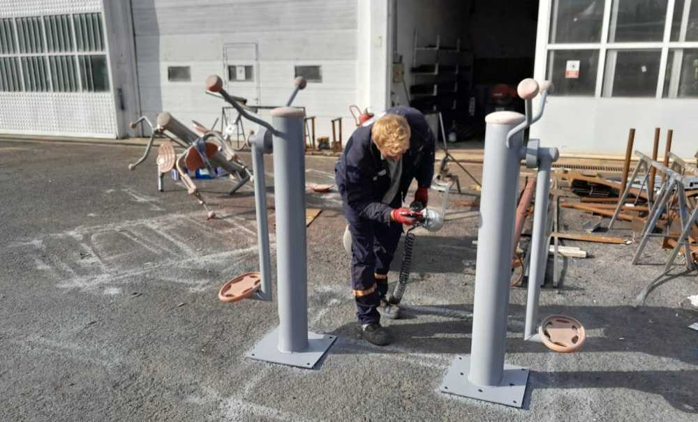 Hasarlı Otobüs Durakları Tamir Ediliyor