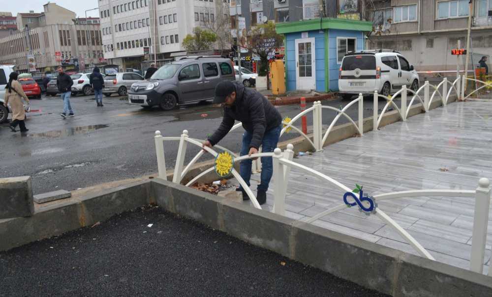 Düşen Bahçe Çitini Vatandaş Düzeltti