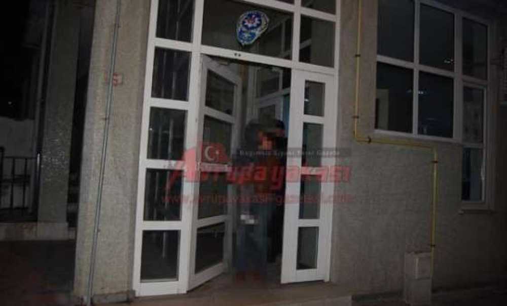 Şiddet Gördüğünü İddia Eden Kadın Kocasını Bıçakla Yaraladı