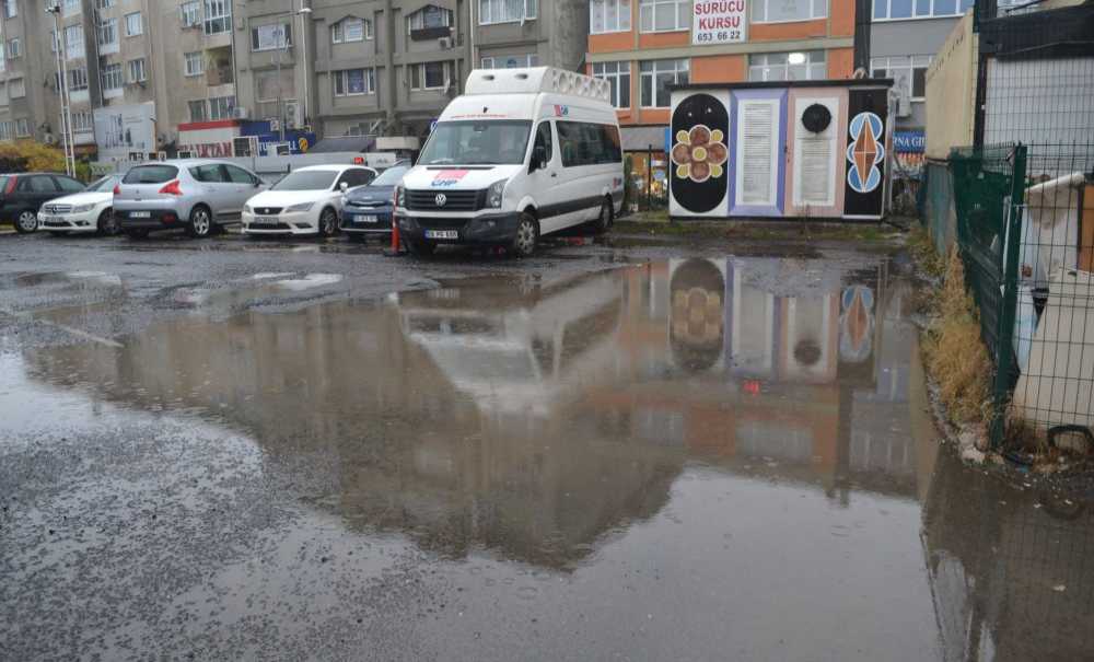 Her Yağmurda Göle Dönüyor