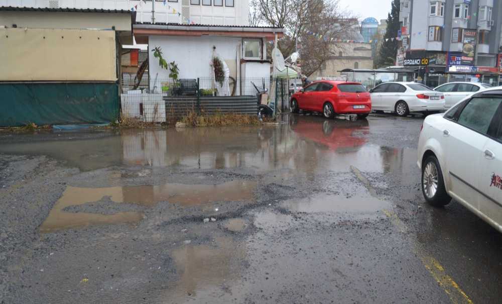 Her Yağmurda Göle Dönüyor