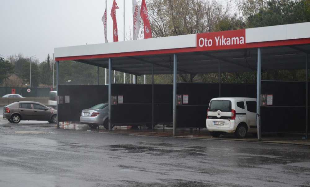 Çamurlu Yollar Oto Yıkamacılara Yarıyor