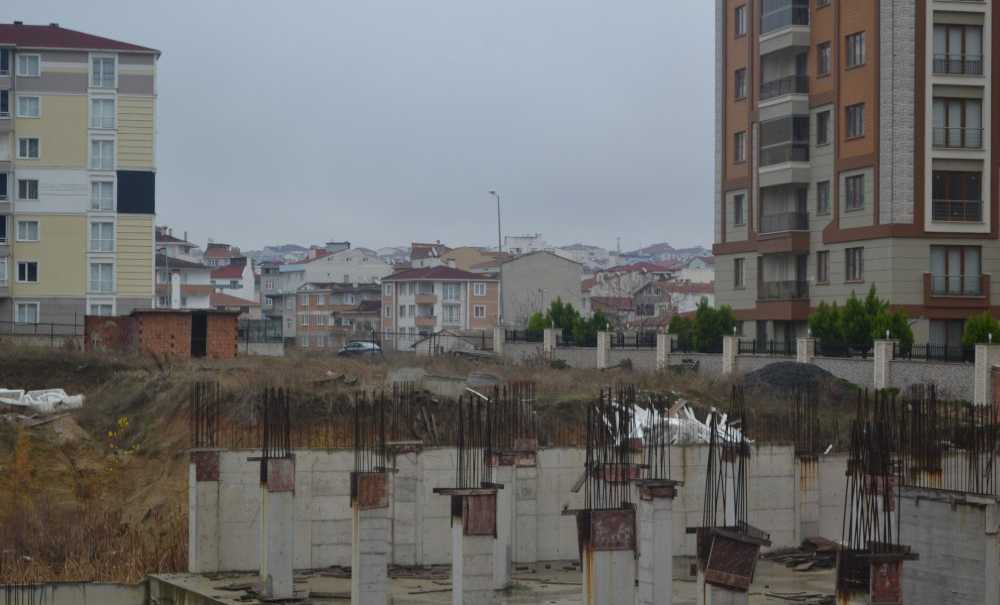 Boş Araziye Çöp Ve Moloz Dökülmesine Tepki