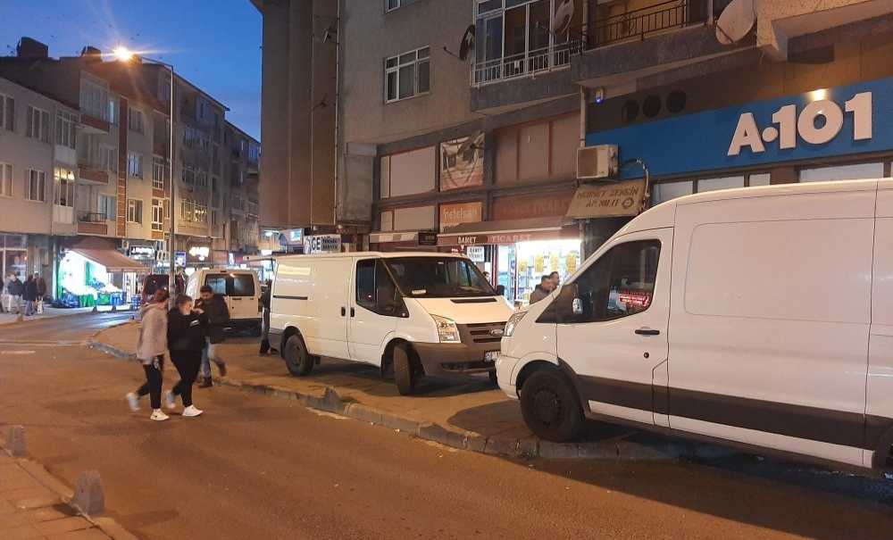 Vatandaş Yolda, Arabalar Kaldırımda!