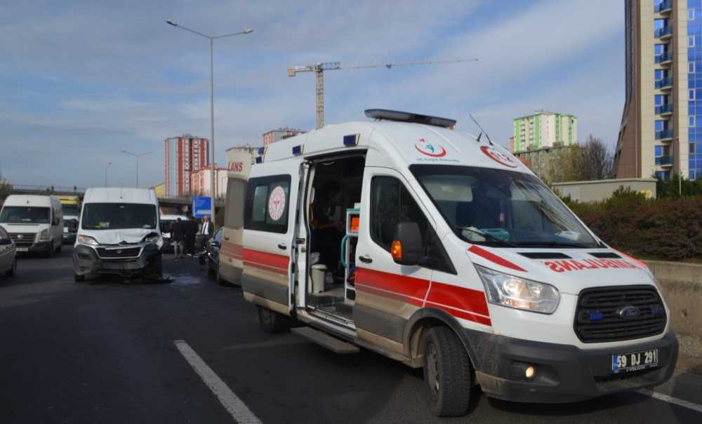 Yolda Gezen Köpek Kazaya Neden Oldu: 3 Yaralı