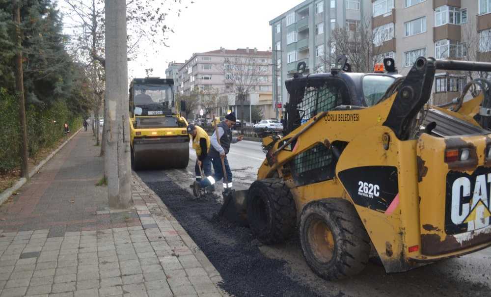 Vakit Kaybetmeden Asfaltı Atılıyor