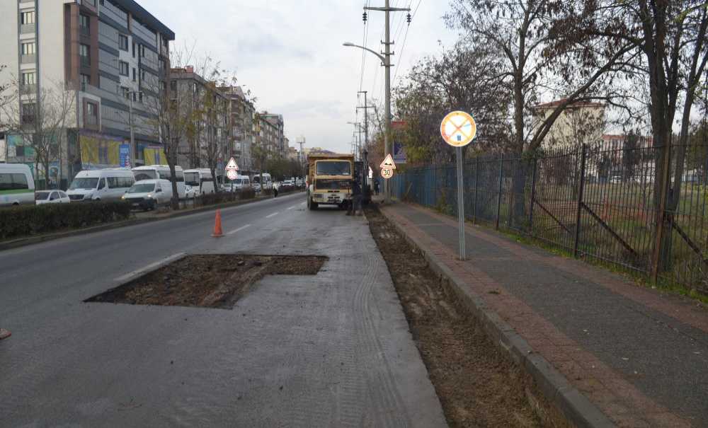 Vakit Kaybetmeden Asfaltı Atılıyor