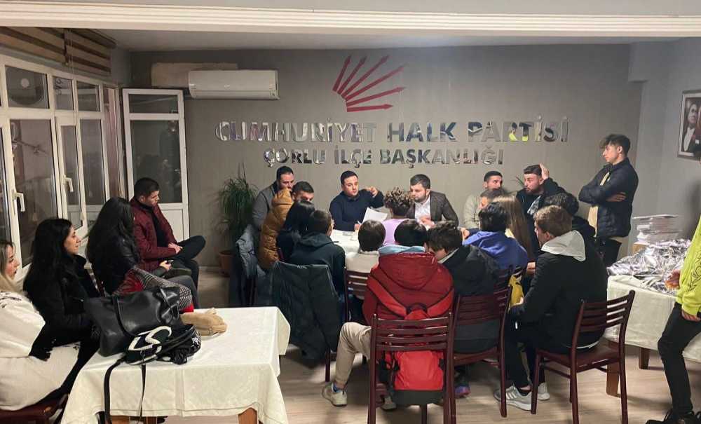 Chp'li Gençler Kapı Kapı Dolaşıyor