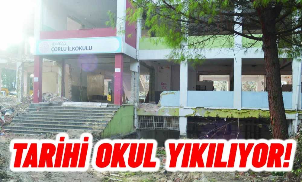 Tarihi Okul Yıkılıyor!