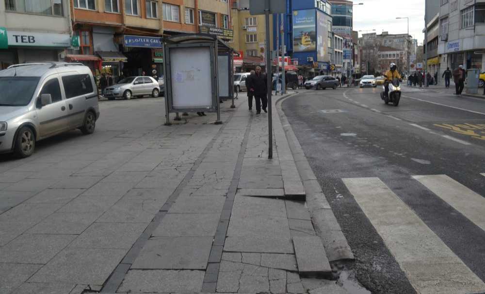 Çorlu'ya Kaldırım Taşı Dayanmıyor