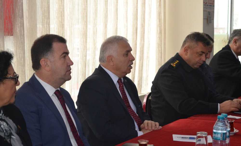 Vali Yıldırım, Vatandaşın Sorunlarını Dinledi