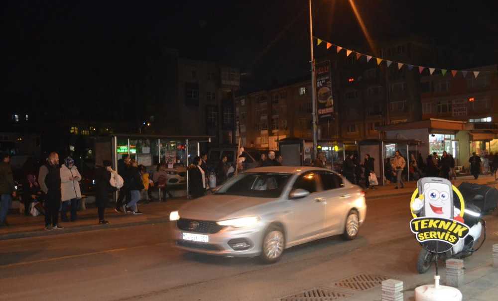 Duraklardaki Yoğunluk Bitmek Bilmiyor!
