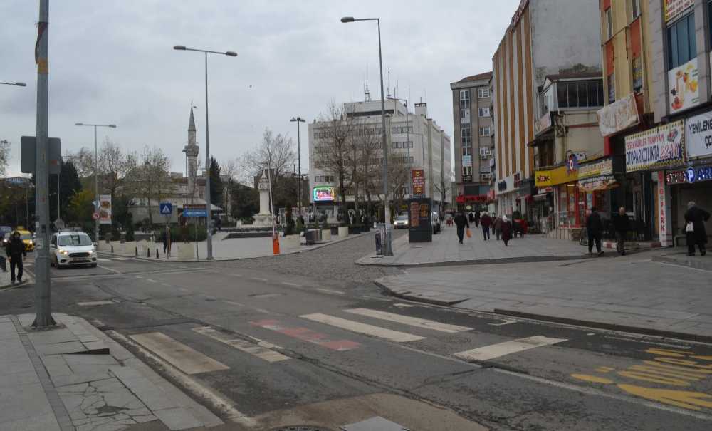 Çorlu'da Soğuk Hava Etkili Oldu
