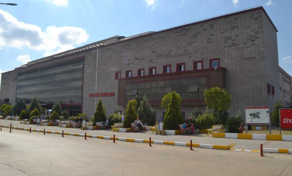 1 Milyon 900 Bin Hasta Muayene Edildi