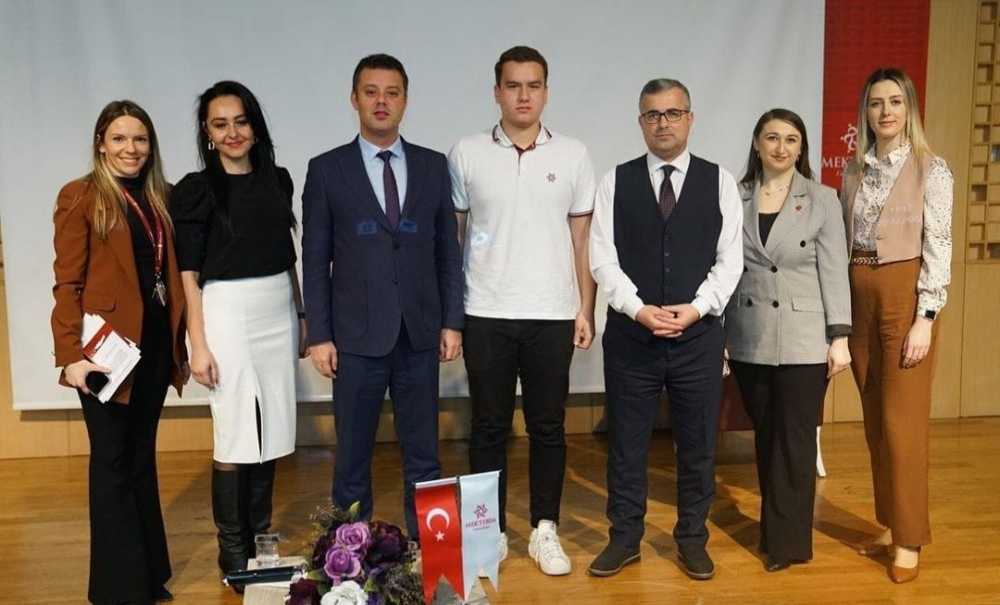 Başkan Sarıkurt Mektebim Koleji Öğrencileriyle Buluştu