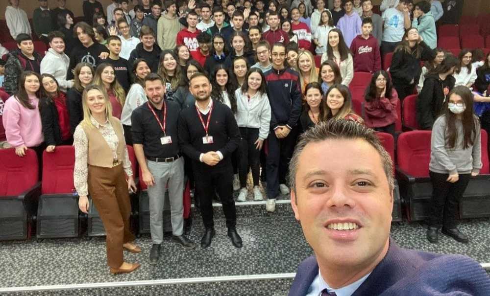 Başkan Sarıkurt Mektebim Koleji Öğrencileriyle Buluştu