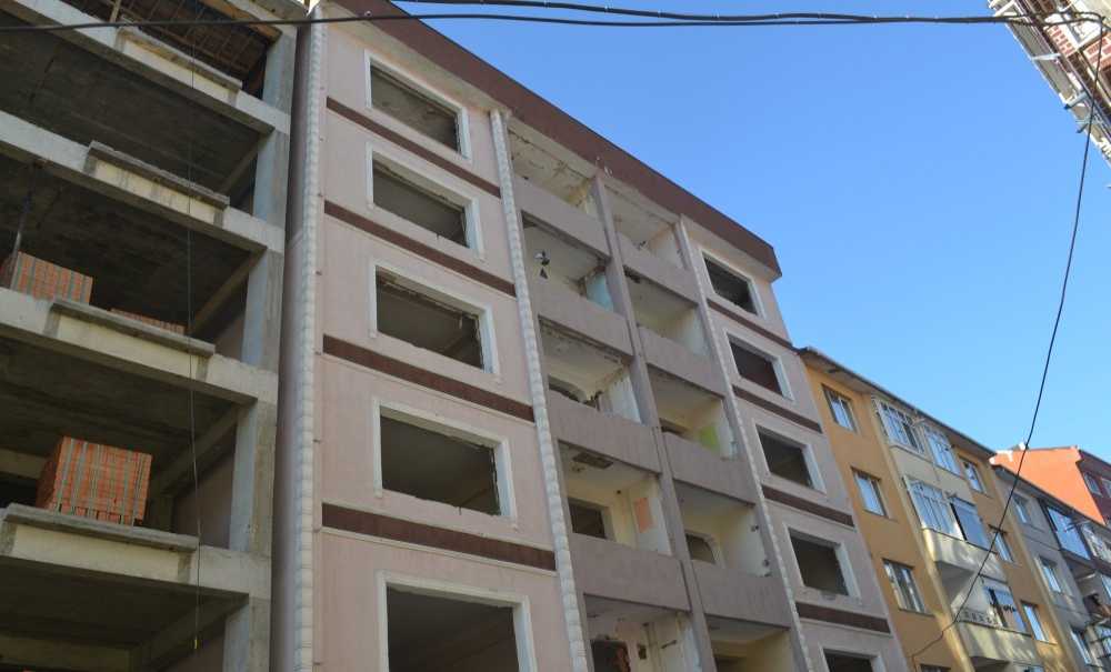 Depremzedeler 3 Yıldır Mağduriyet Yaşıyor!