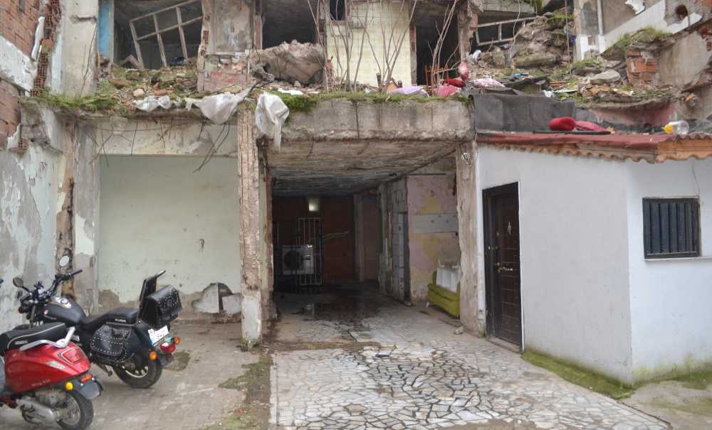 Hayalet Bina Korku Saçıyor!