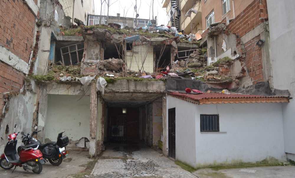 Hayalet Bina Korku Saçıyor!