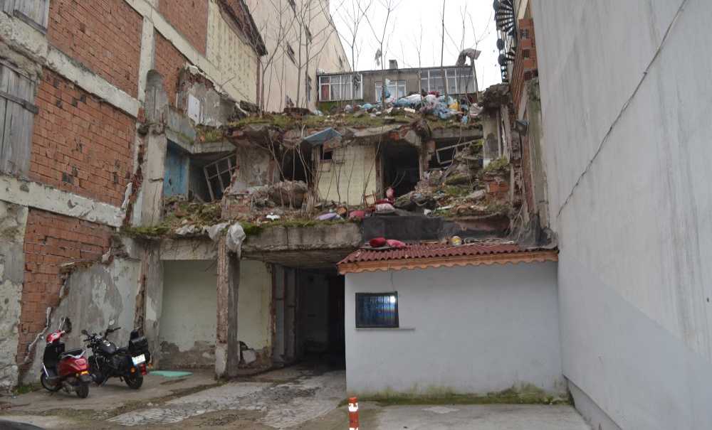 Hayalet Bina Korku Saçıyor!