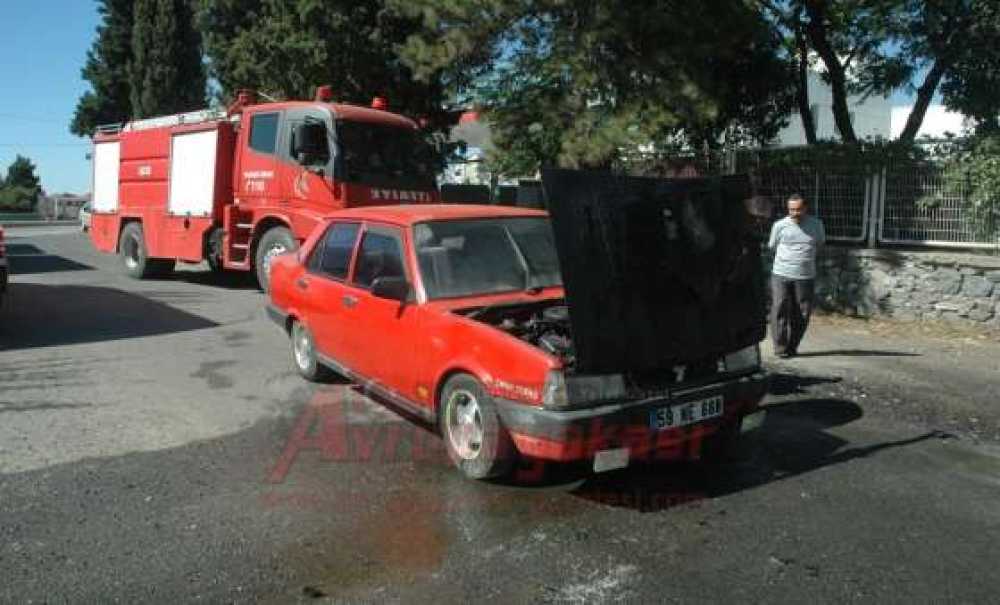 Seyir Halindeki Otomobil Alev Aldı