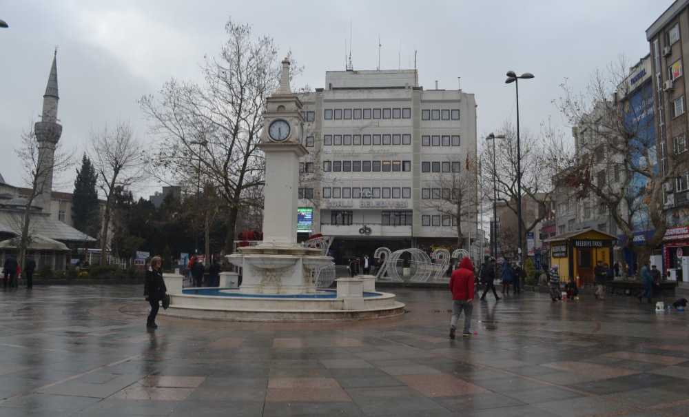 Vatandaşlar Alışveriş Telaşı Yaşadı