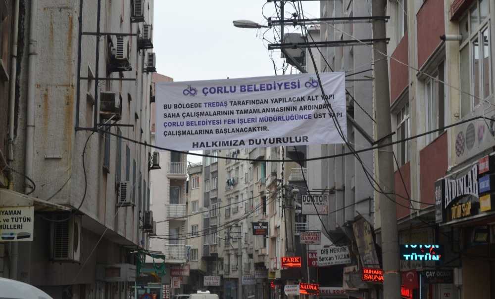 Çorlu Belediyesi Pankart Astı