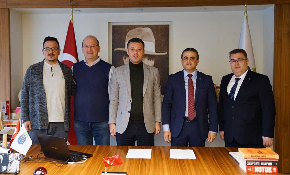 Başkan Sarıkurt'tan Çalışanlara Yeni Yıl Müjdesi