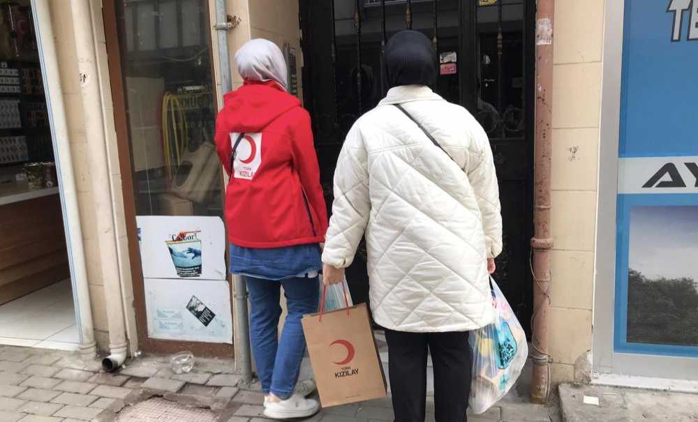 Kızılay'dan İhtiyaç Sahibi Ailelere Yeni Yıl Hediyesi!