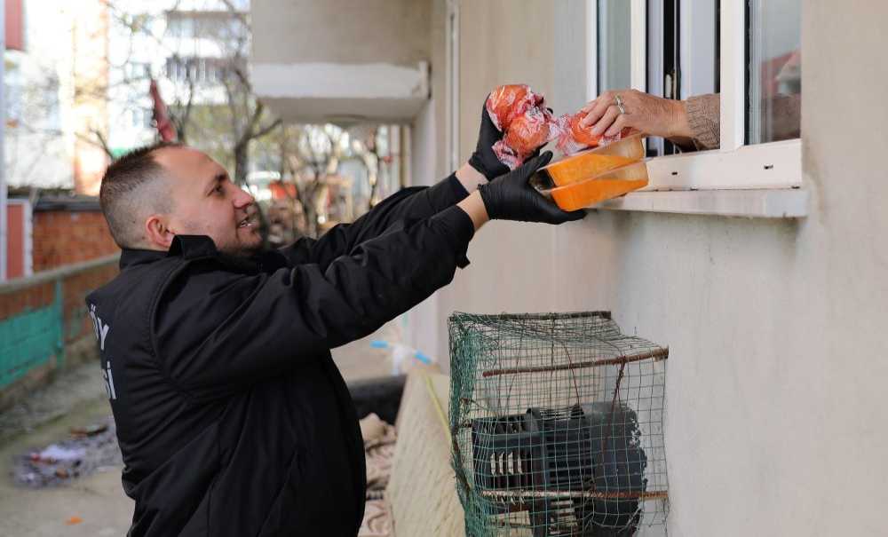 Çerkezköy'de Sıcak Yemek Dağıtımı Yeniden Başladı