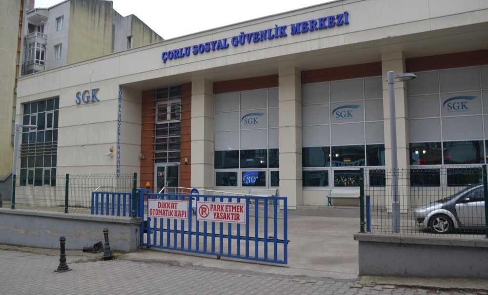 Sgk Önlerindeki Yoğunluk Azaldı