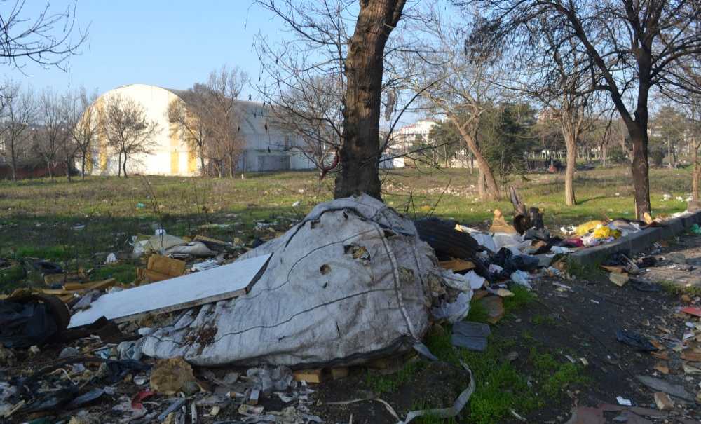 Okul Olacaktı, Çöplük Oldu!